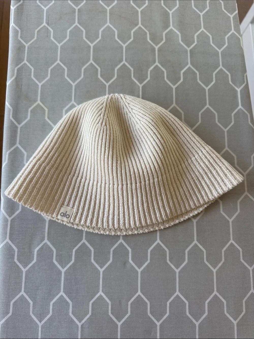 Alo Yoga Ribbed Knit Bucket Hat | Ivory/Cream | One Size | New!